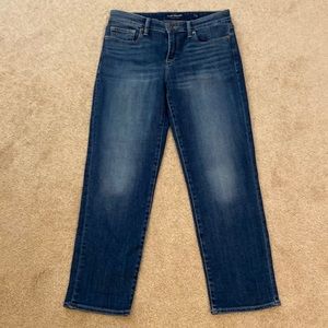Lucky Brand Sweet Crop Jeans. Size 8/29 Mid rise. Medium dark wash